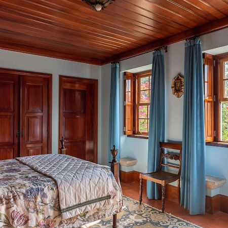 Quinta De Mouraes Casa Dos Rododendros Vendégház Lever Kültér fotó
