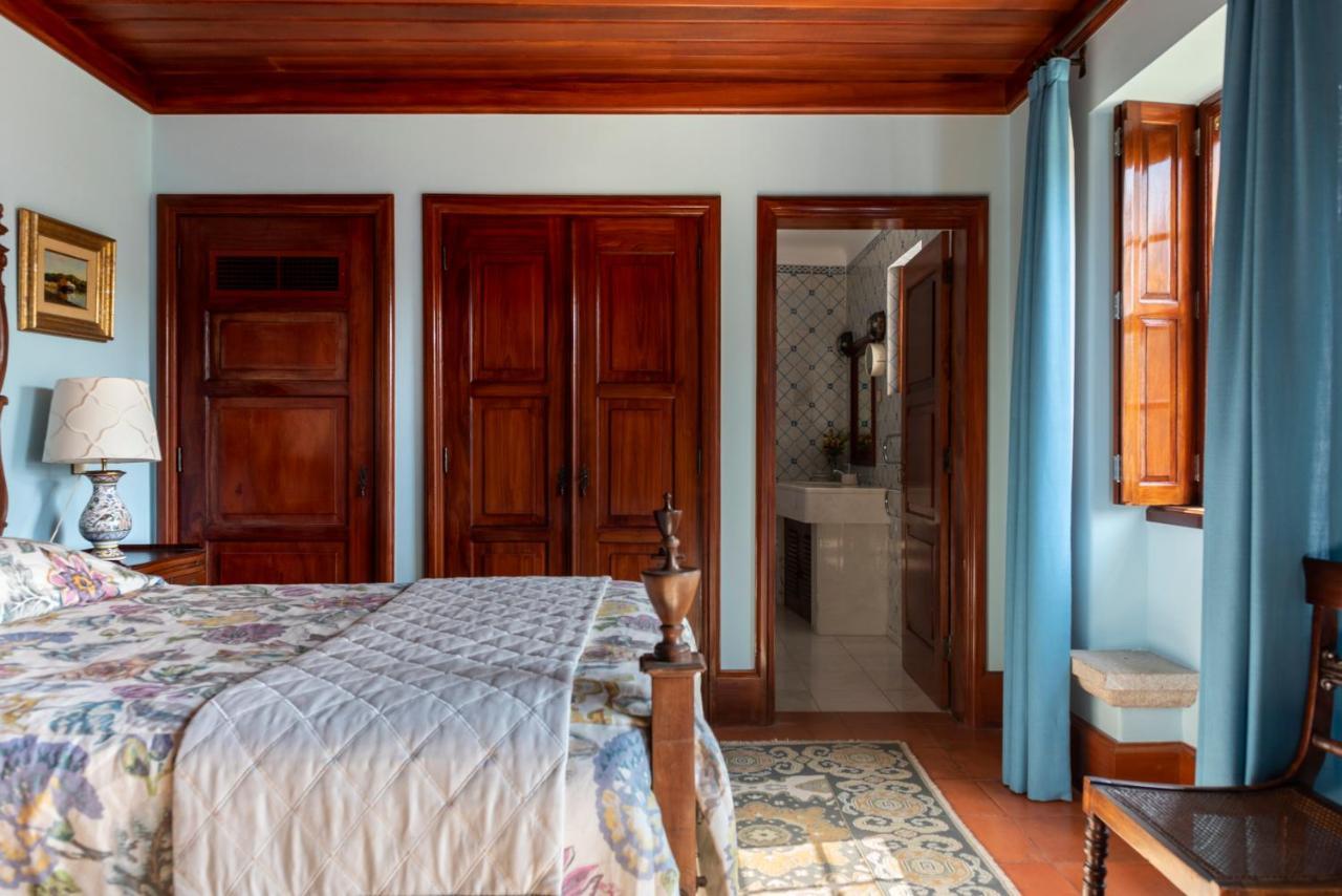 Quinta De Mouraes Casa Dos Rododendros Vendégház Lever Kültér fotó