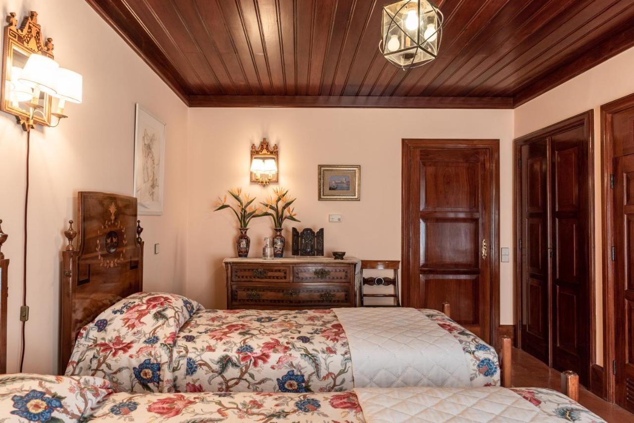 Quinta De Mouraes Casa Dos Rododendros Vendégház Lever Kültér fotó
