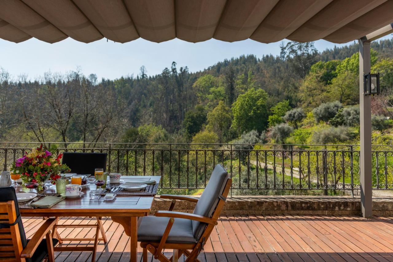Quinta De Mouraes Casa Dos Rododendros Vendégház Lever Kültér fotó