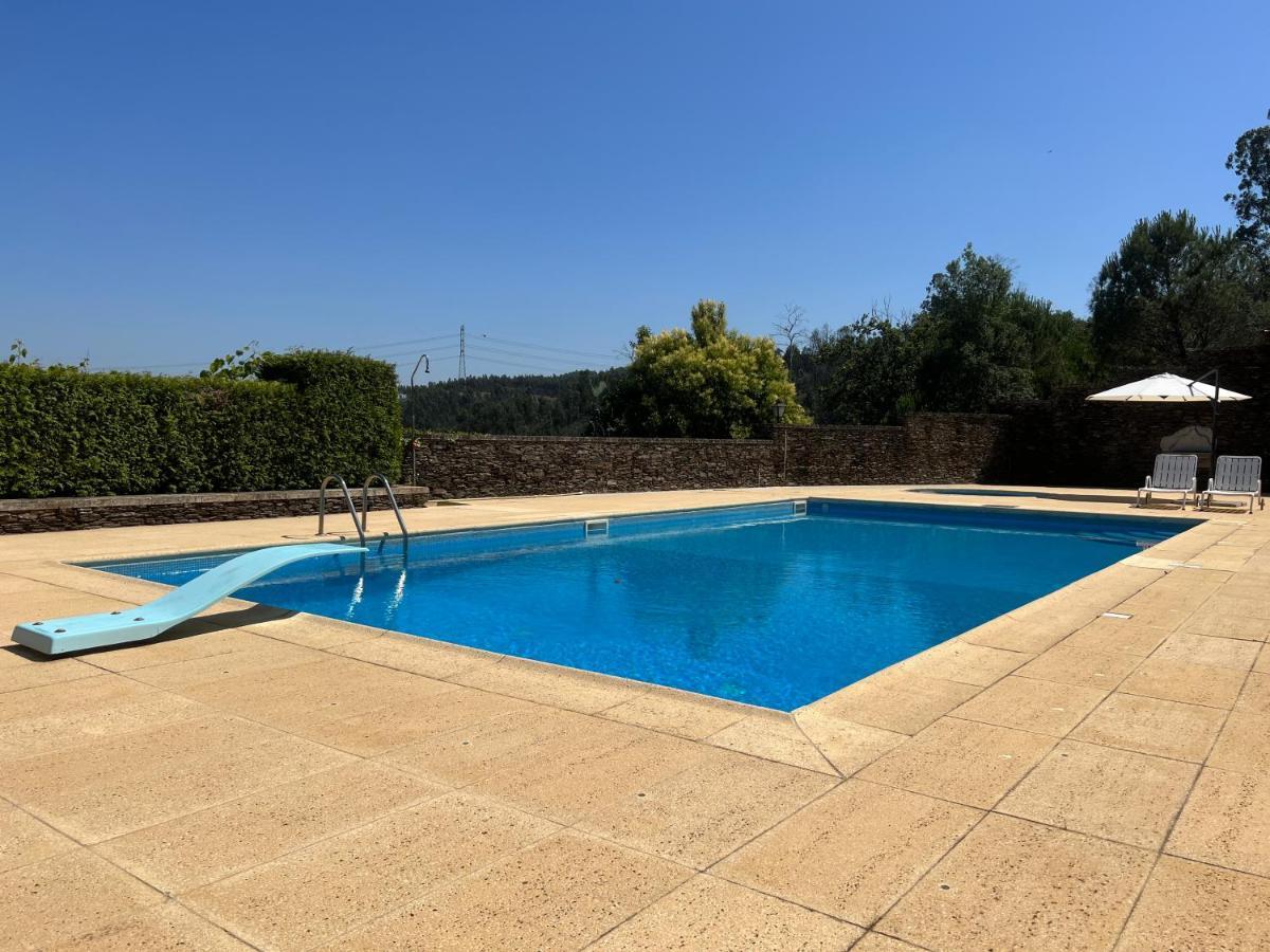 Quinta De Mouraes Casa Dos Rododendros Vendégház Lever Kültér fotó
