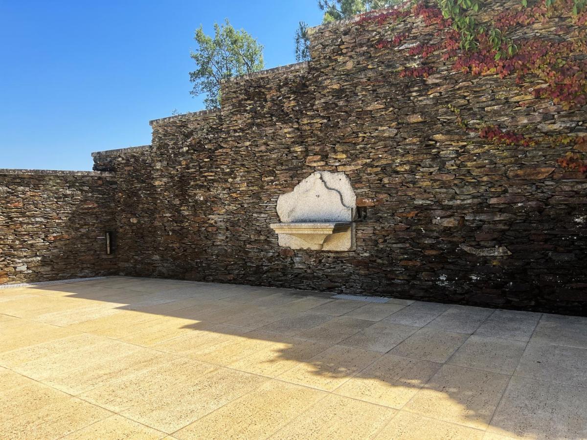 Quinta De Mouraes Casa Dos Rododendros Vendégház Lever Kültér fotó