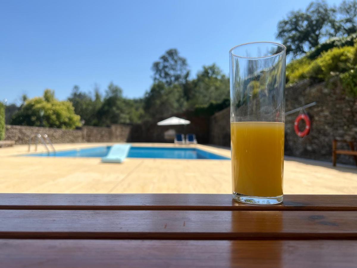 Quinta De Mouraes Casa Dos Rododendros Vendégház Lever Kültér fotó