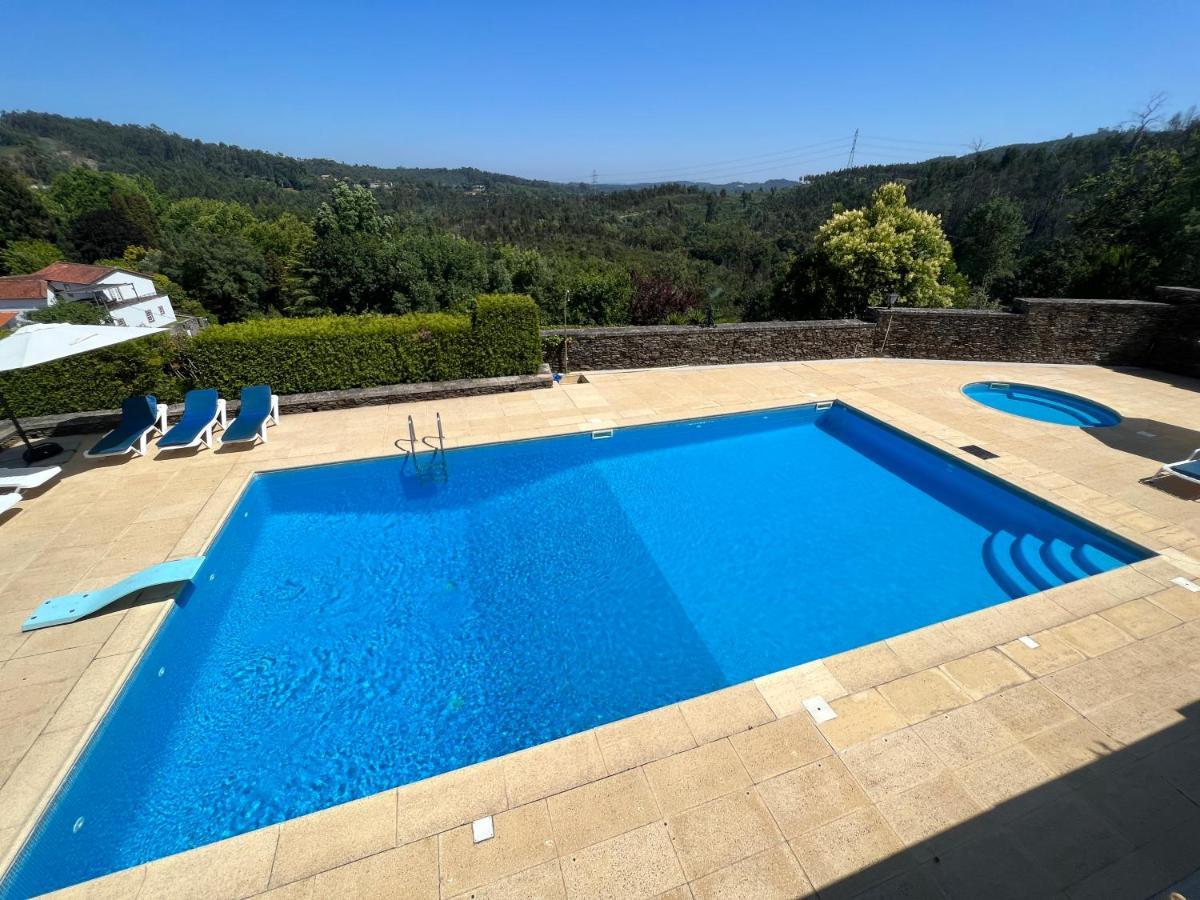 Quinta De Mouraes Casa Dos Rododendros Vendégház Lever Kültér fotó