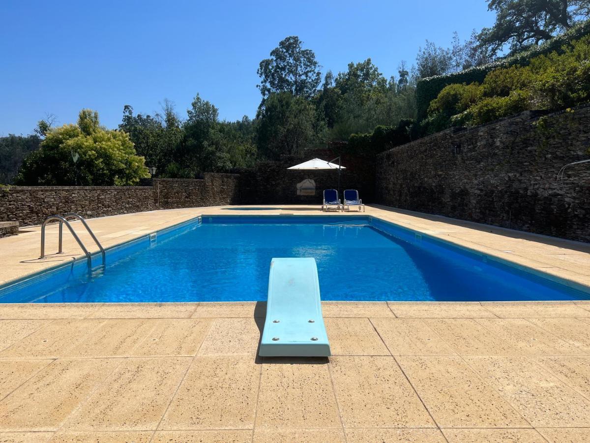 Quinta De Mouraes Casa Dos Rododendros Vendégház Lever Kültér fotó