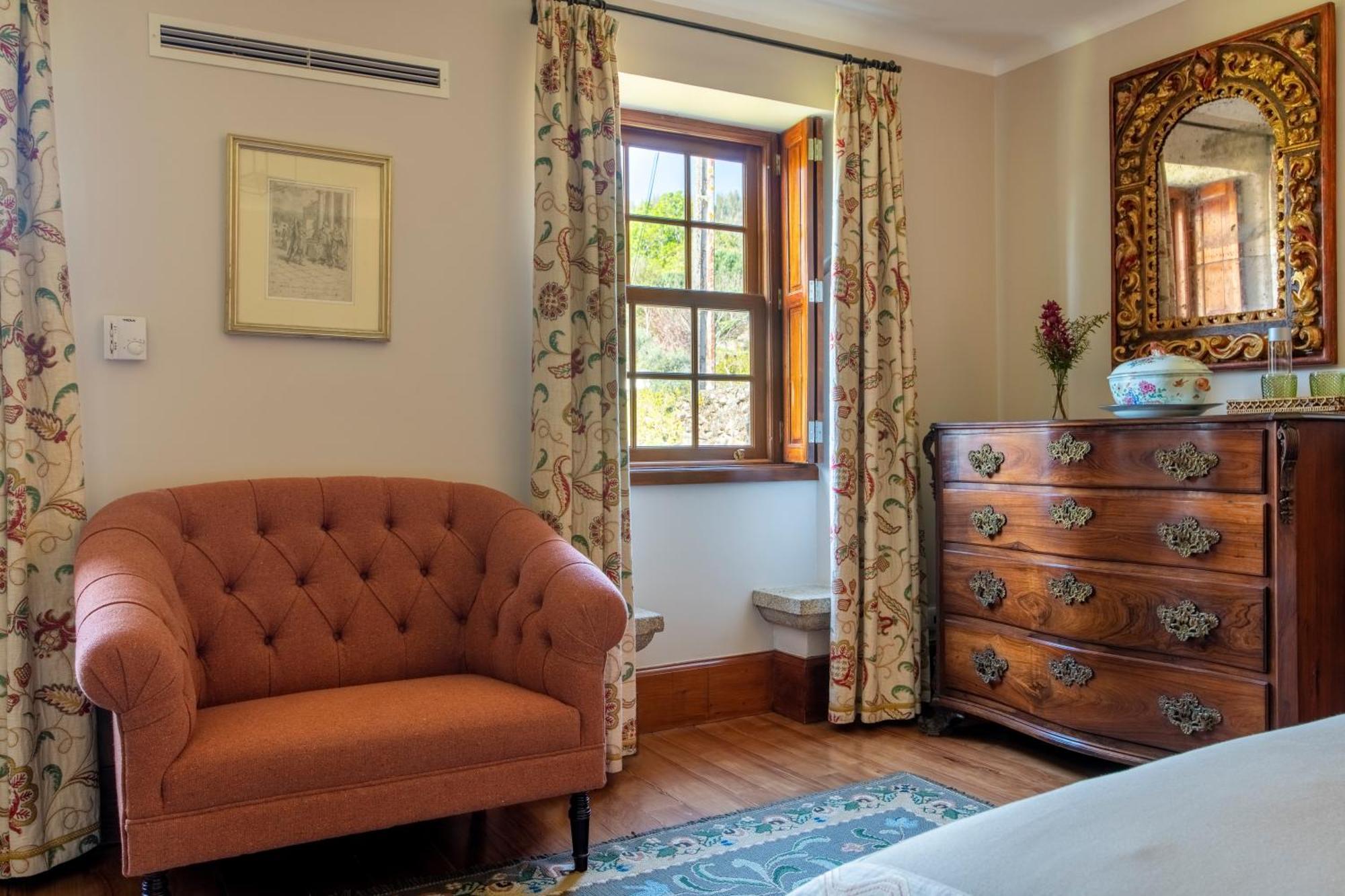 Quinta De Mouraes Casa Dos Rododendros Vendégház Lever Kültér fotó